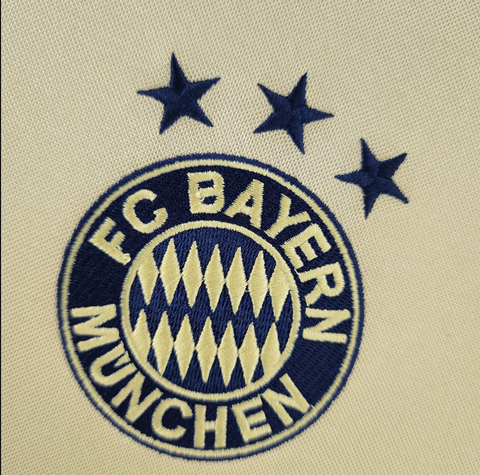 2004-05 Bayern Munich Away Shirt