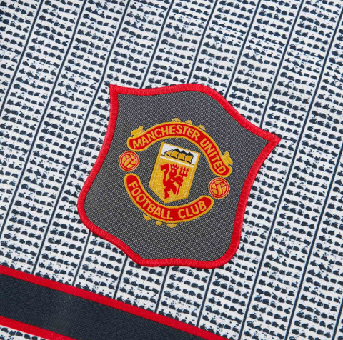1995-96 Manchester United Away Shirt